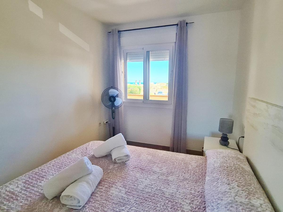 Apartamento con piscina frente al mar. Oliva Nova Exterior foto