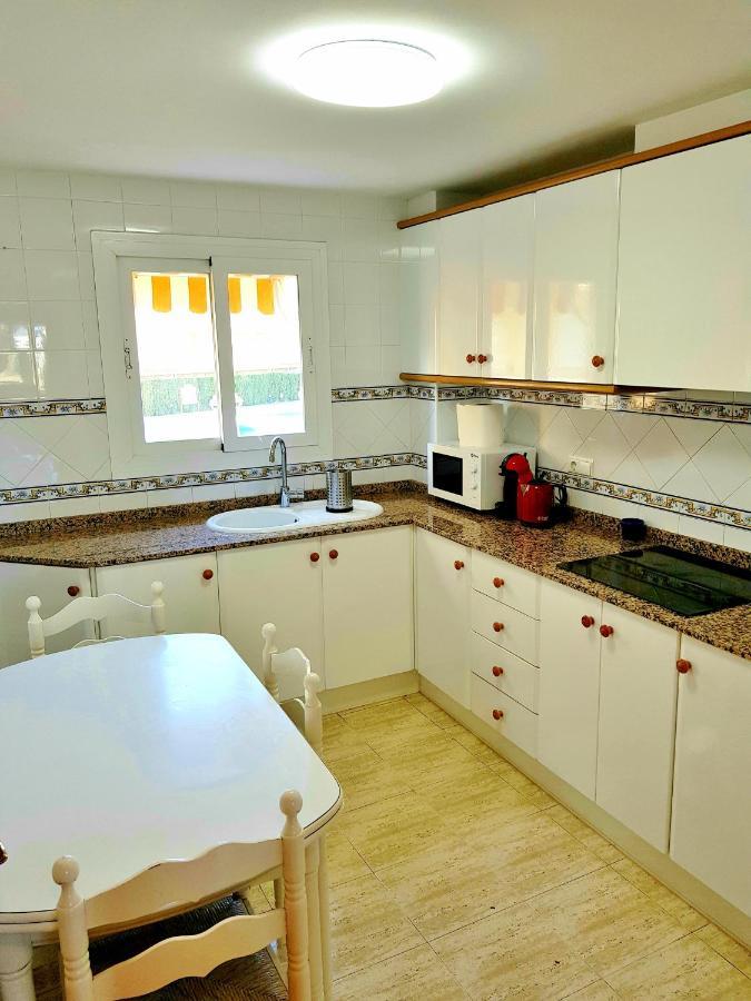 Apartamento con piscina frente al mar. Oliva Nova Exterior foto